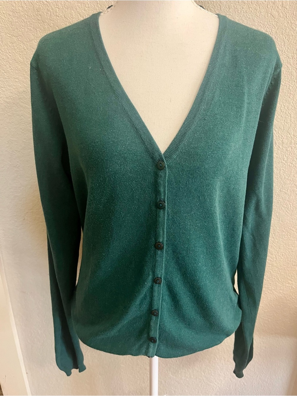 Love & Whimsy Forest Green Lightweight V-Neck Cardigan Sweater - L